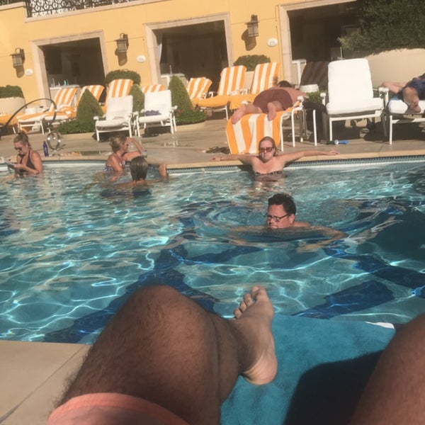 Photo taken at Wynn Las Vegas Pool by Mishari Manso  ✈️ on 8/30/2018
