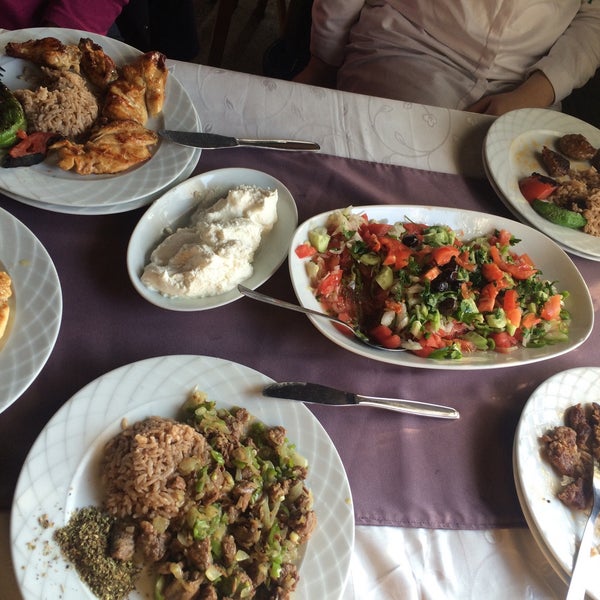 3/26/2016에 Ebru B.님이 Demircan Restoran에서 찍은 사진