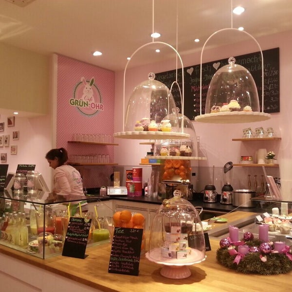 รูปภาพถ่ายที่ KATJES Café Grün-Ohr โดย Joanna I. เมื่อ 3/25/2014