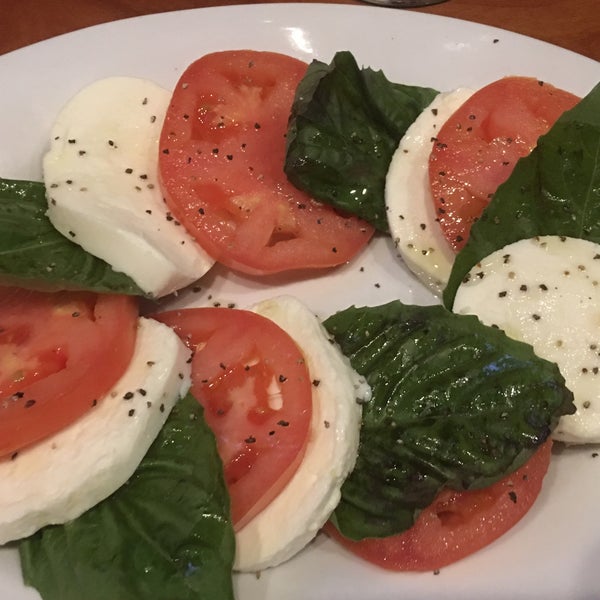 Upper Crust Pizza Patio & Wine Bar Pizzeria in Phoenix