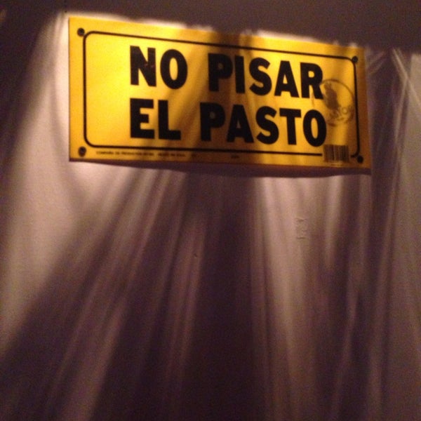 10/16/2013 tarihinde Francisco L.ziyaretçi tarafından Bar Castor GDL'de çekilen fotoğraf