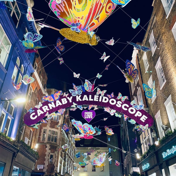Photo taken at Carnaby Street by Nouf ✨ on 12/10/2021