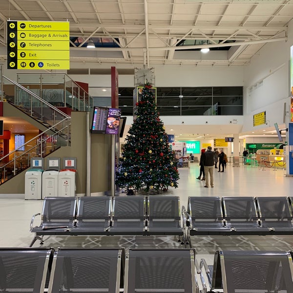 Photo taken at George Best Belfast City Airport (BHD) by O_David_O on 12/15/2018