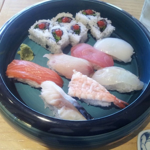 Foto tomada en Hatcho Japanese Cuisine  por Lawrence W. el 11/8/2013
