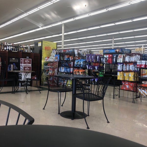 Fields Market Grocery Store in West Hills