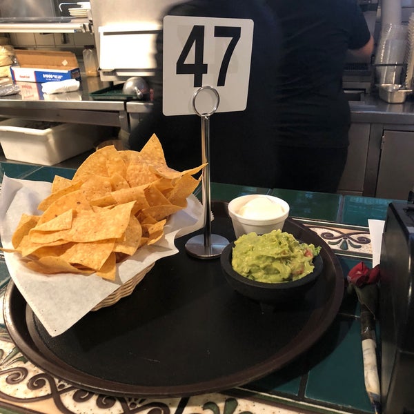 Foto diambil di La Fogata Mexican Restaurant &amp; Catering oleh Logan S. pada 12/11/2017