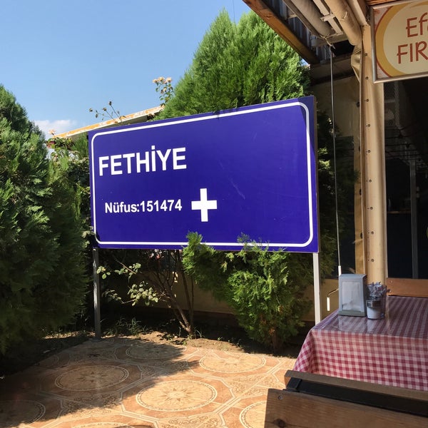 Foto diambil di Efe Fırın oleh şeyda İ. pada 9/6/2018