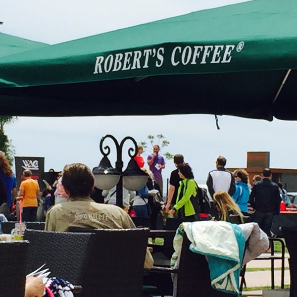 Photo taken at Robert&#39;s Coffee by Nur on 4/25/2015