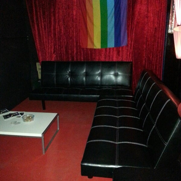 homens gay bar valencia