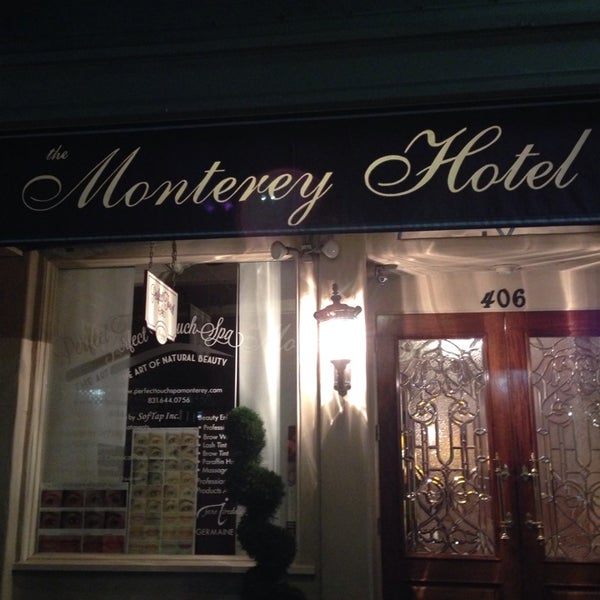 Снимок сделан в The Monterey Hotel пользователем 슈퍼꼰데 8/10/2014