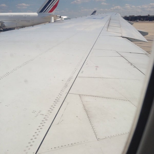 Korean Airlines Checkin Airport Ticket Counter in Dulles