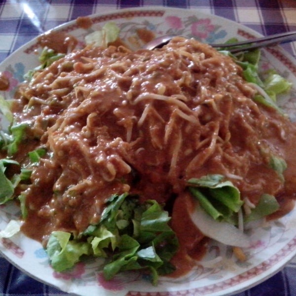 Gado-gado Jumbo Pak Tikno - Surabaya, Jawa Timur
