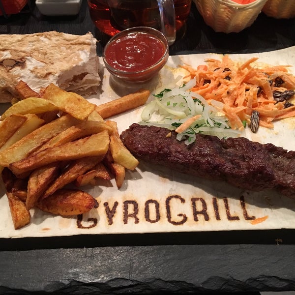 Photo taken at GyroGrill by Julia on 10/27/2016