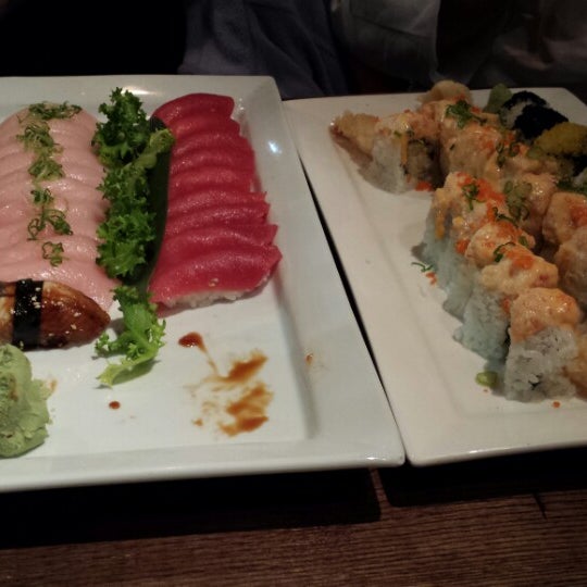 12/7/2013 tarihinde Stephanie R.ziyaretçi tarafından Ichiban Sushi Bar &amp; Hibachi'de çekilen fotoğraf