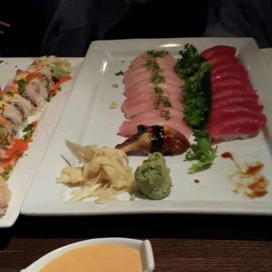 12/7/2013 tarihinde Stephanie R.ziyaretçi tarafından Ichiban Sushi Bar &amp; Hibachi'de çekilen fotoğraf
