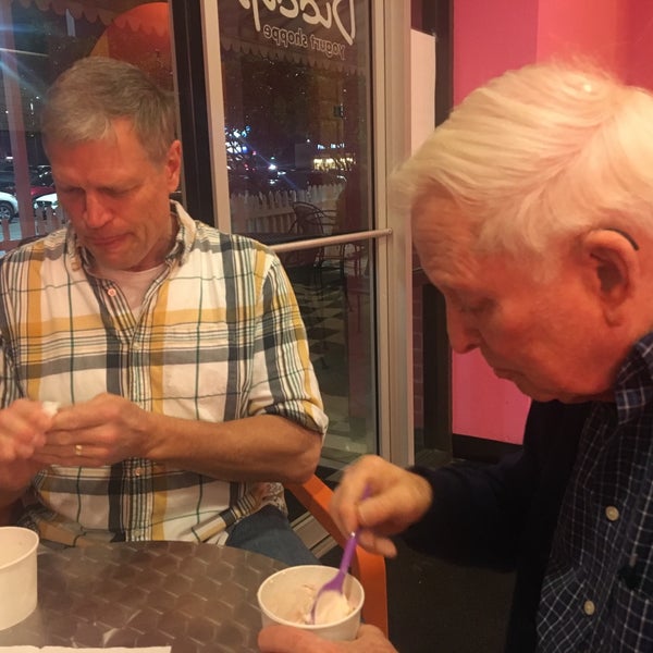 Diddys Yogurt Shoppe - 305 W Loop 281