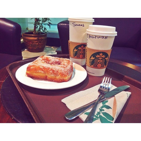 Foto tirada no(a) Starbucks por hh_marwan ❤. em 9/17/2013