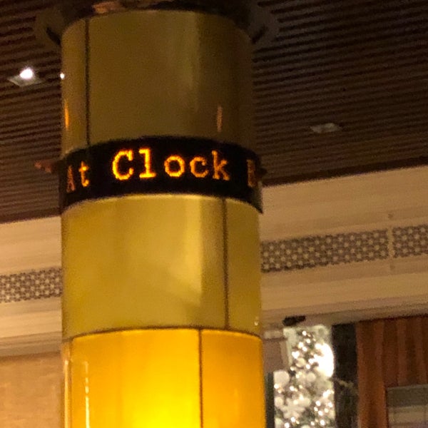 Foto tirada no(a) Clock Bar por Karen T. em 11/23/2018