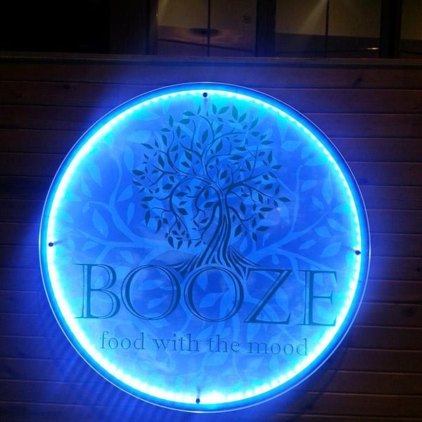 Das Foto wurde bei BOOZE Food with the Mood von BOOZE Food with the Mood am 10/10/2013 aufgenommen