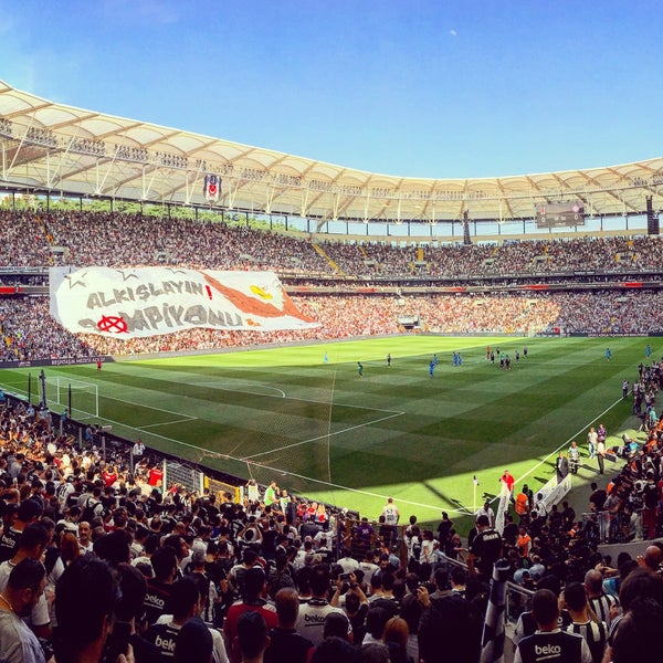 Foto scattata a Tüpraş Stadyumu da Ferhal K. il 6/3/2017