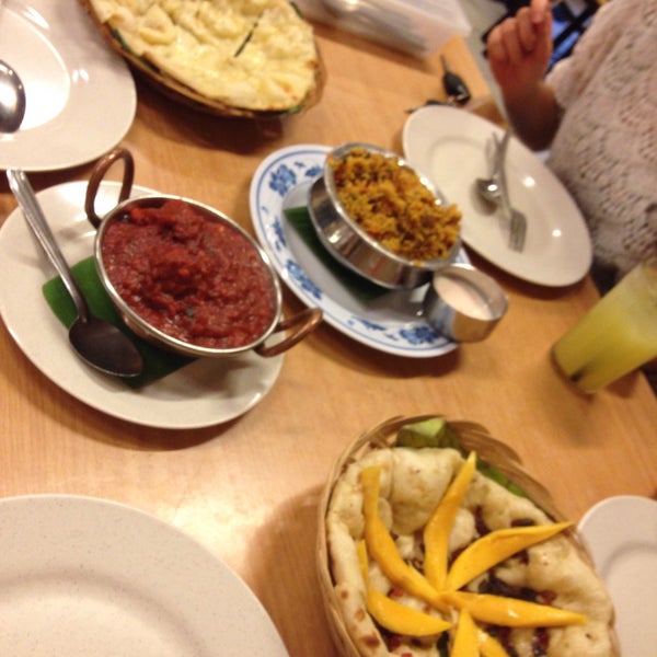 Das Foto wurde bei Curry Leaf Restaurant von Athena T. am 4/27/2015 aufgenommen