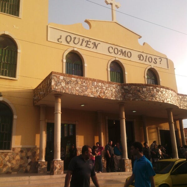 Iglesia San Miguel Arcangel - Iglesia en Maracaibo