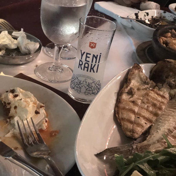 Foto diambil di Historical Kumkapı Restaurant oleh M S. pada 9/29/2018