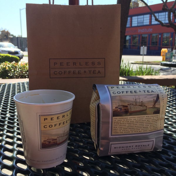 Photo taken at Peerless Coffee &amp; Tea by ᴡ G. on 4/18/2015