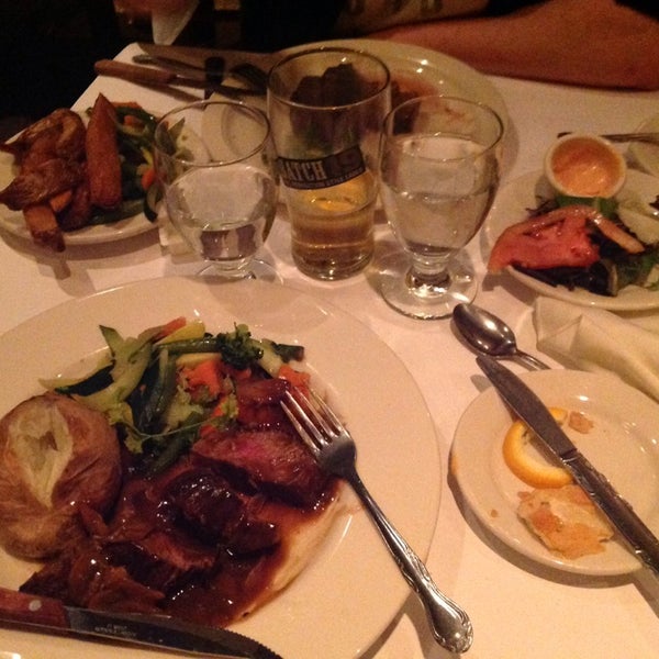 Foto tomada en Buckley&#39;s Restaurant and Catering  por Anastasiya O. el 3/12/2014