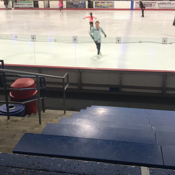 Foto diambil di San Diego Ice Arena oleh Deyanira L. pada 2/7/2017