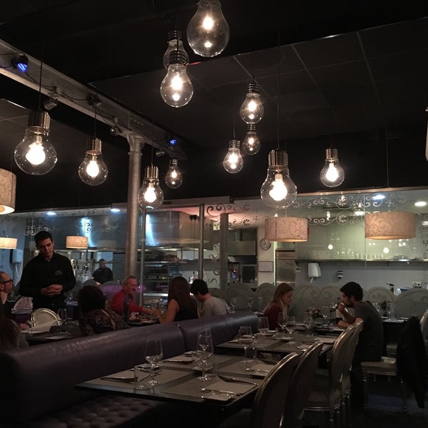 1/8/2016 tarihinde Julia C.ziyaretçi tarafından Accés Restaurant Lounge'de çekilen fotoğraf
