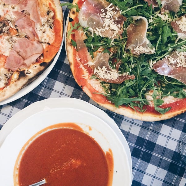 Foto tirada no(a) Focha 42 Ristorante - Pizza &amp; Pasta! por Ania H. em 5/24/2015