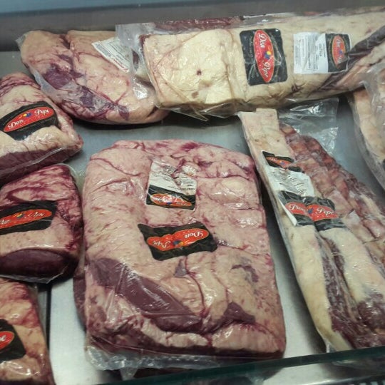 Beef магазин. Мясо. Сирлойн флэп стейк. Фланк праймбиф. Свежее мясо.