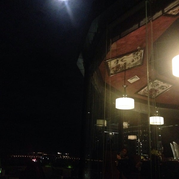 Photo taken at Cielo 13 Sky Bar &amp; Restaurant by Moonie N. on 8/11/2014