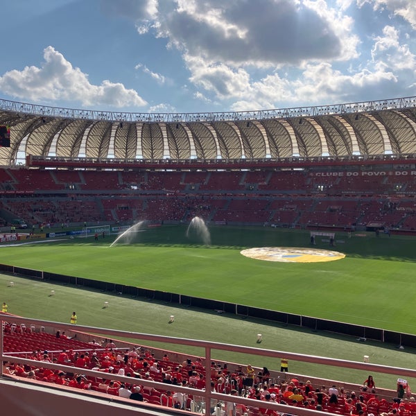 รูปภาพถ่ายที่ Estádio Beira-Rio โดย Marco Andrei K. เมื่อ 3/11/2023