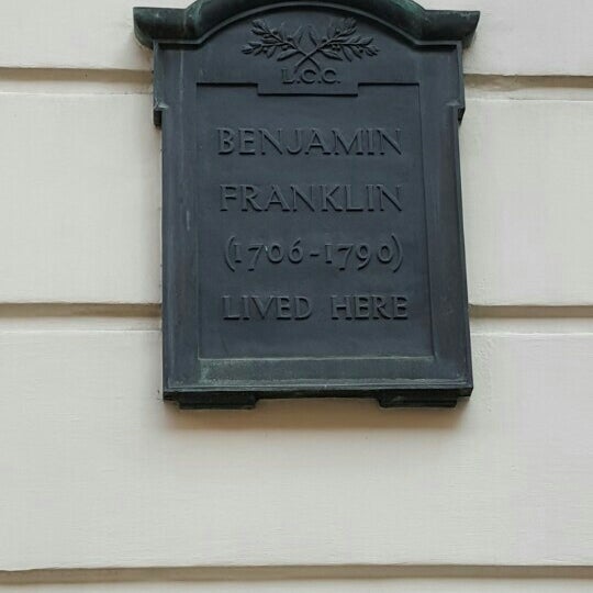 รูปภาพถ่ายที่ Benjamin Franklin House โดย Sam 2. เมื่อ 10/2/2015
