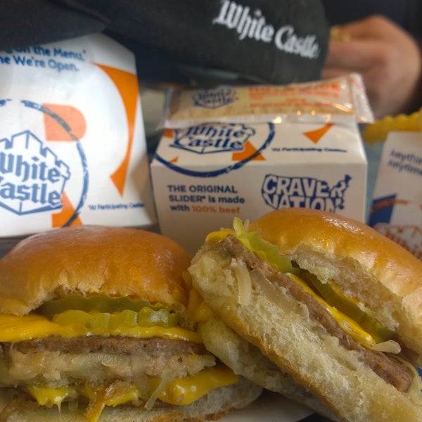 White Castle Fast Food Restaurant in Lincoln Park