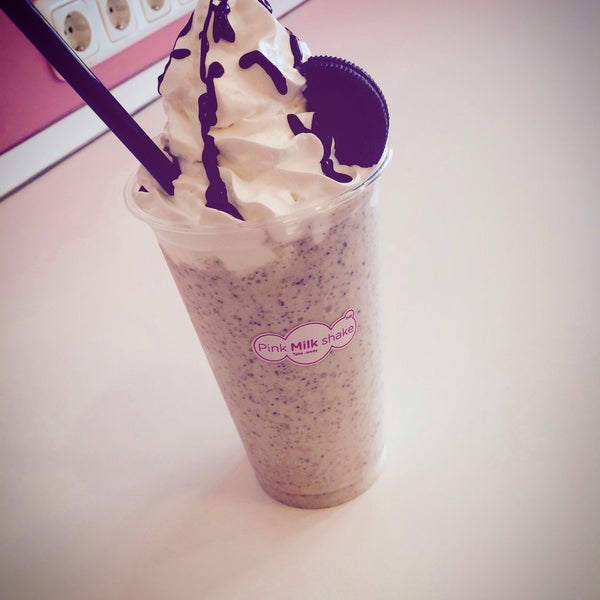 Photo taken at Pink Milk Shake by Karolis on 3/28/2016