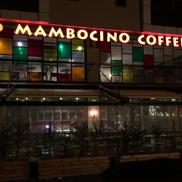 Photo taken at Mambocino Coffee by Songül Ö. on 5/30/2016