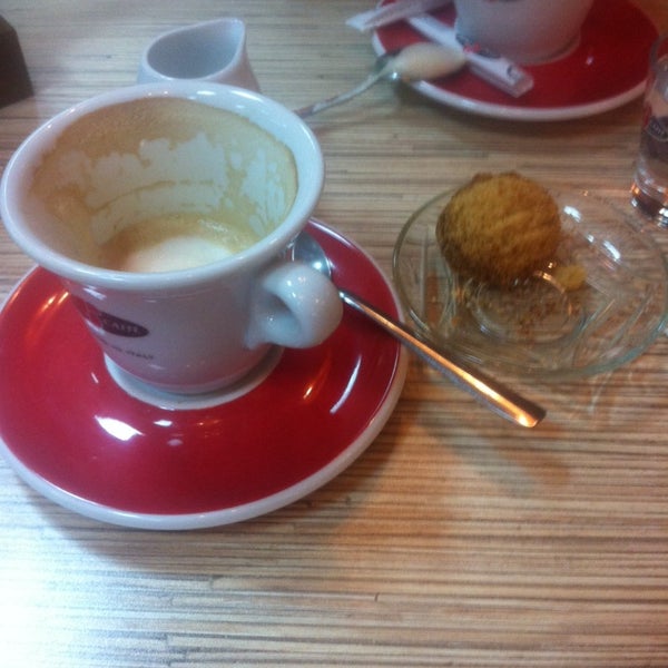 Photo prise au Caffe &quot;Zavarka&quot; / Кафе &quot;Заварка&quot; par Alex C. le10/2/2013