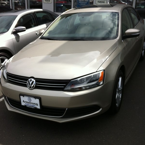 Armstrong Volkswagen Car Dealership in Gladstone