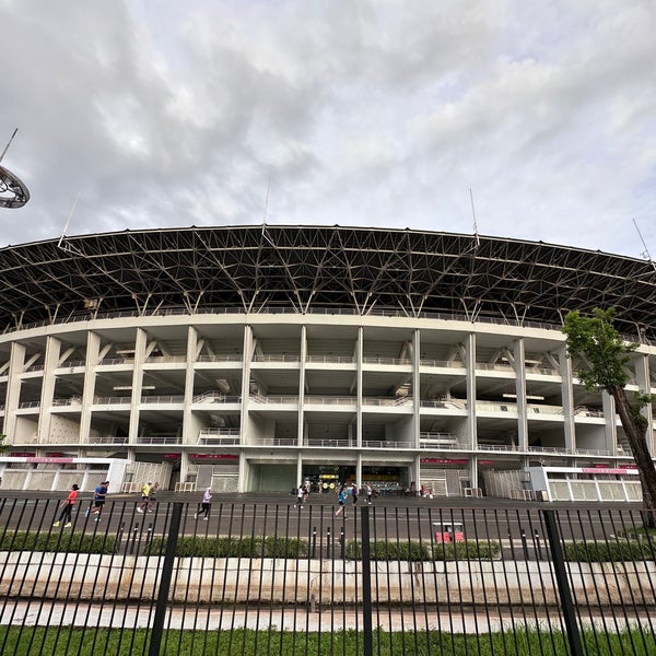 Foto tirada no(a) Stadion Utama Gelora Bung Karno (GBK) por Kurnianto H. em 3/7/2024
