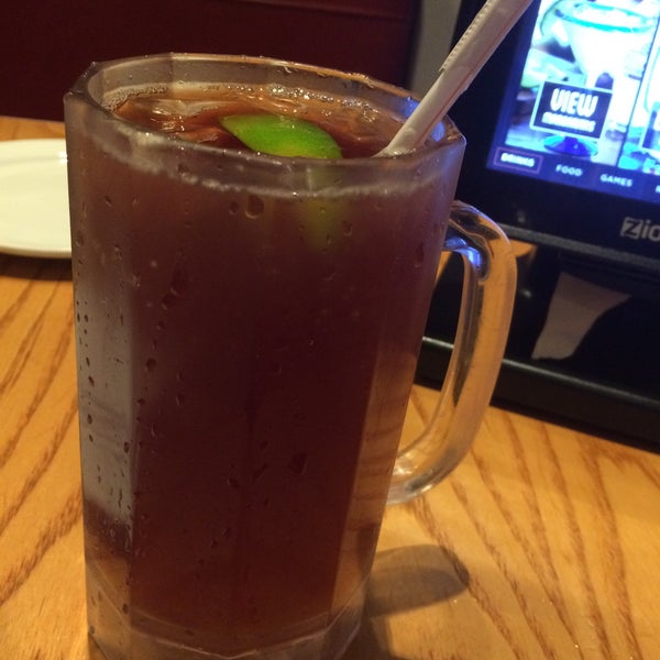 Photo taken at Chili&#39;s Grill &amp; Bar by Bya C. on 6/21/2015