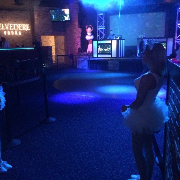 Foto scattata a Coast Nightclub da Tom K. il 8/28/2014