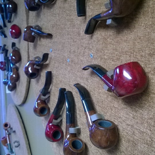 Edwards Pipes, Tobacco & Fine Cigars Smoke Shop in Lake Hollingsworth