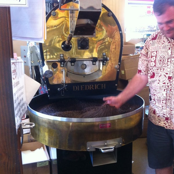 8/8/2013 tarihinde Michael L.ziyaretçi tarafından Caroline&#39;s Coffee Roasters'de çekilen fotoğraf