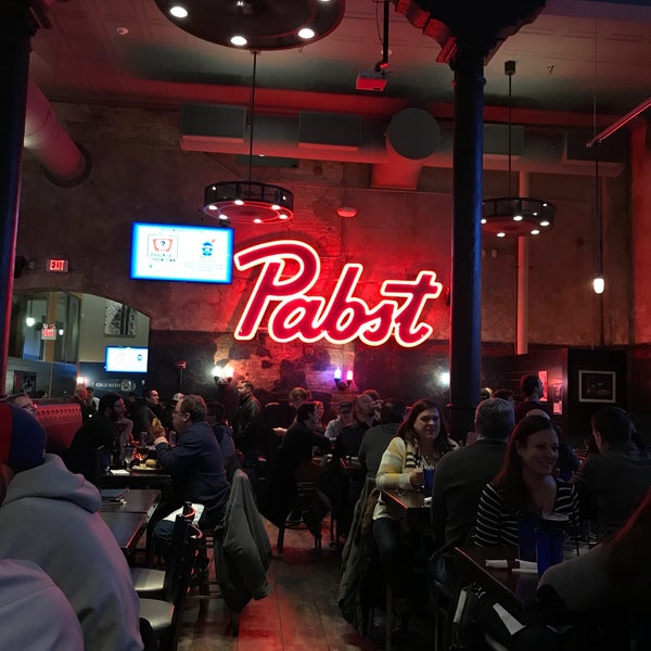 1/18/2018 tarihinde Gabe T.ziyaretçi tarafından Jackson&#39;s Blue Ribbon Pub: Downtown'de çekilen fotoğraf