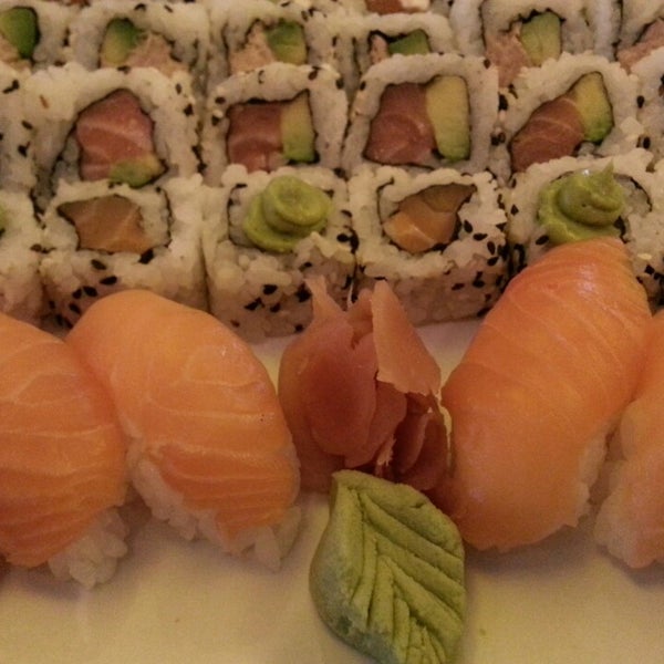 รูปภาพถ่ายที่ Social Sushi Izakaya โดย Sil เมื่อ 3/19/2014
