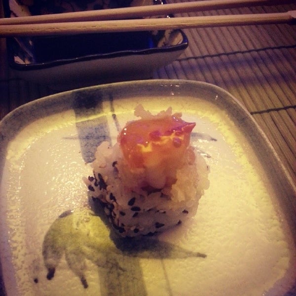 รูปภาพถ่ายที่ Social Sushi Izakaya โดย Sil เมื่อ 3/19/2014