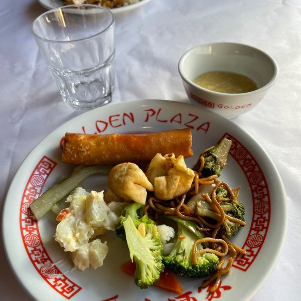 Das Foto wurde bei Golden Plaza Chinese Restaurant von Tiffany am 7/1/2021 aufgenommen